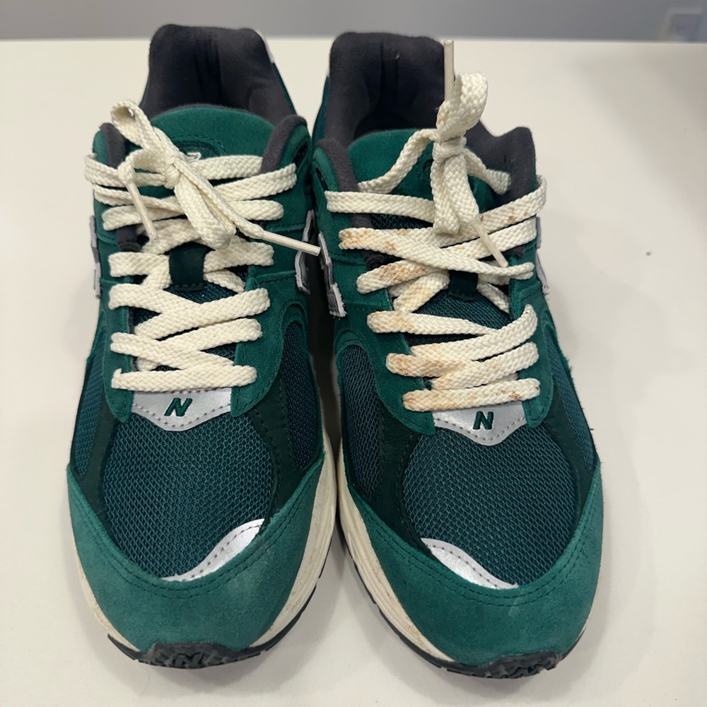 New Balance Green and Cream Sneakers